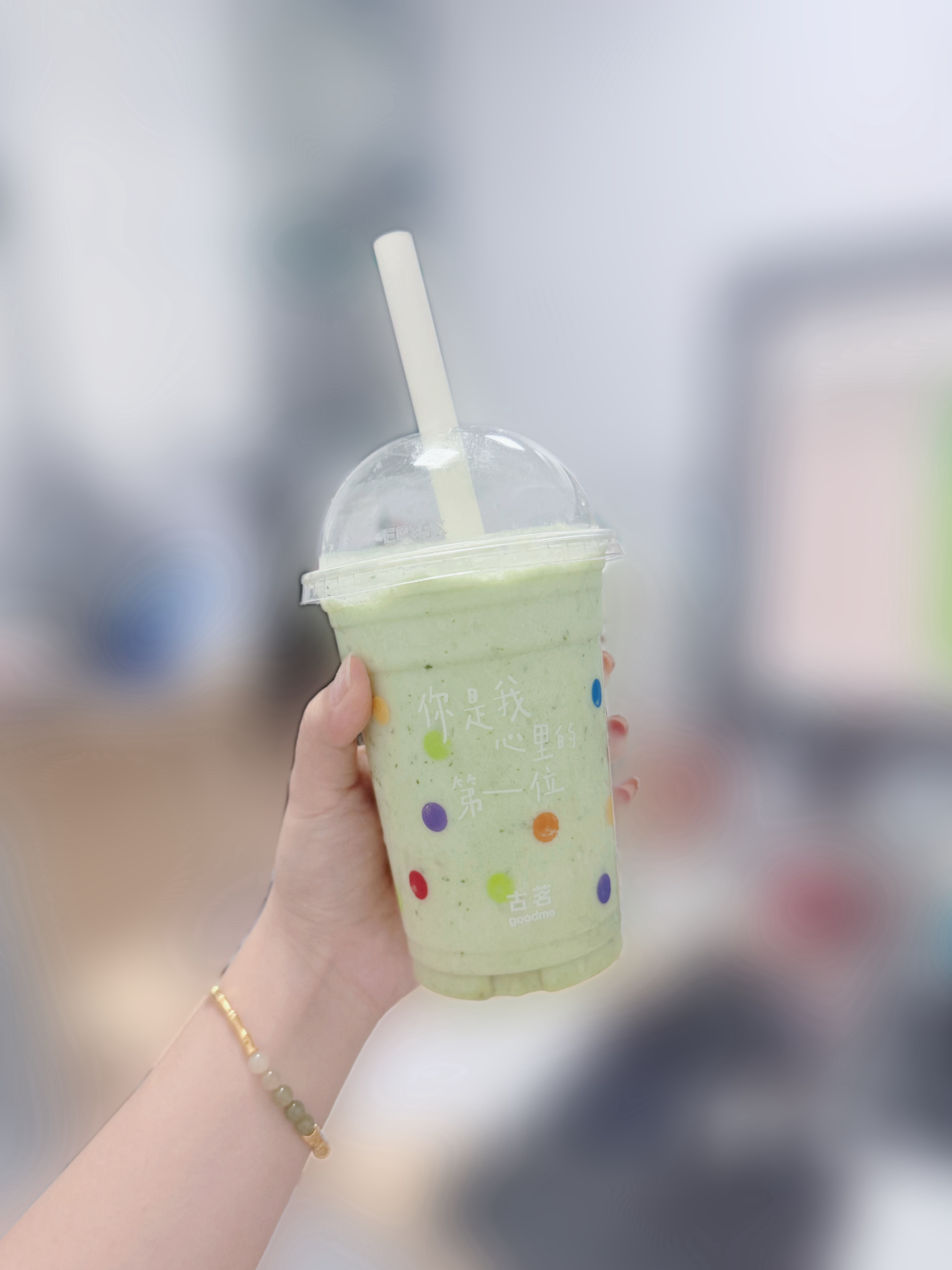 秋天的第一杯冰奶茶我他妈点的自取外面也太热了吧我擦 