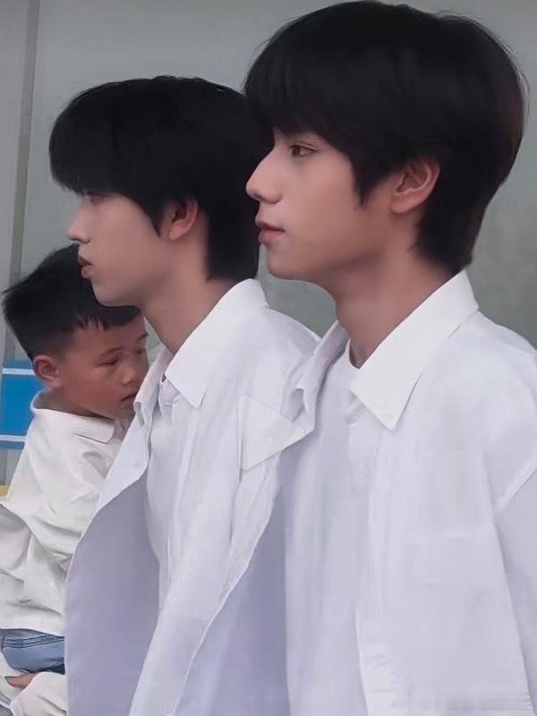 tg 谁的侧脸更虐 