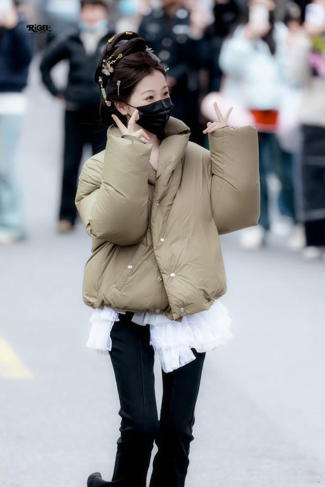 虞书欣芭蕾风小裙边这个穿搭学习了哦有点甜哈哈哈哈哈哈 