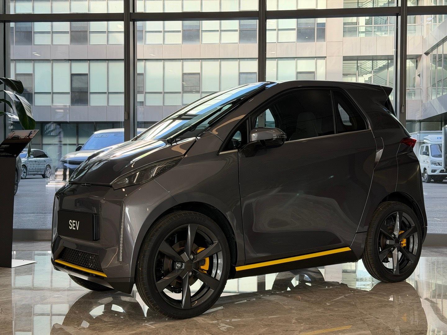 有人认识这辆理想的小车么？ 北京·理想汽车北京研发总部A区