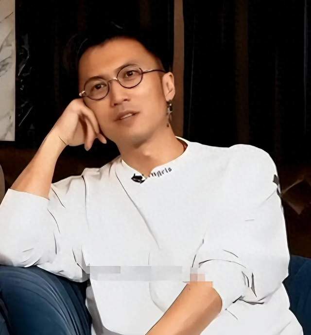 港姐王菲订婚不到1天，张柏芝传来好消息，和谢霆锋彻底翻篇