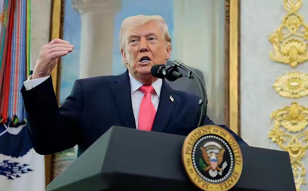 特朗普通告全球，中美谈拢！中国被逼买2000万吨大豆，美国赢了？
3月27日，特