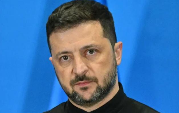 这一拳，打在克里米亚脸上！
4月14日凌晨，乌克兰军队对克里米亚发动大规模袭击。