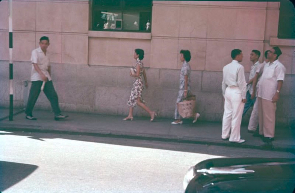 【来自投稿】1957年，香港街景。 