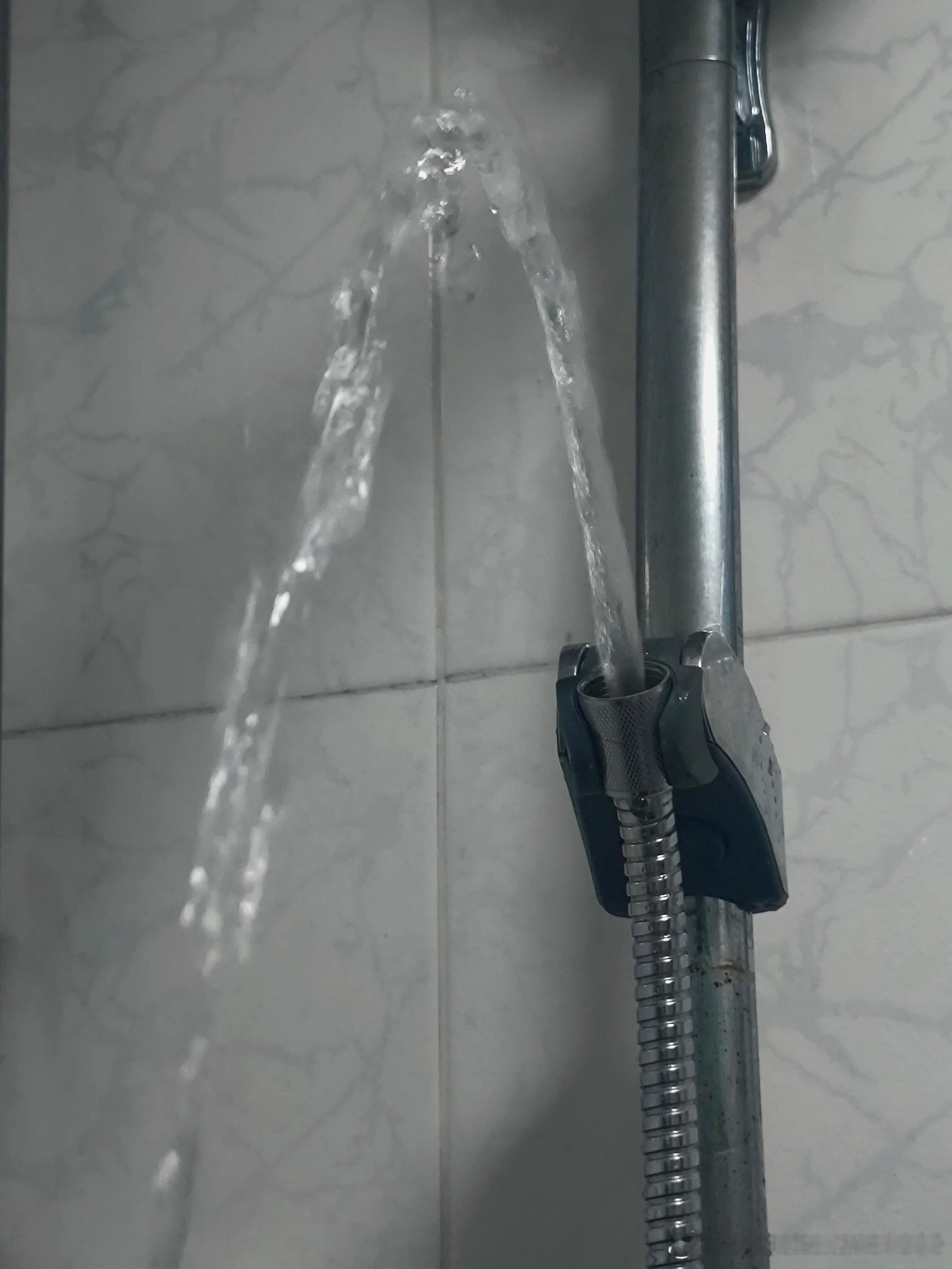 随便吧卧槽，我最近就这样过日子没有花洒也是一种花洒 