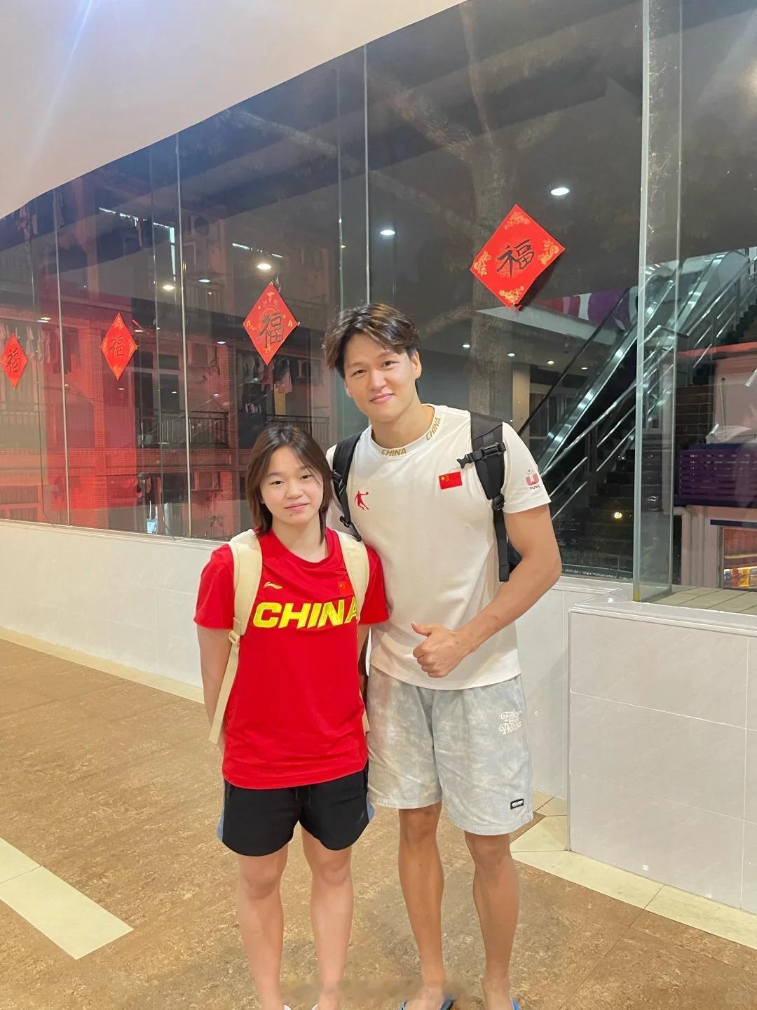 全红婵14岁和18岁对比照全红婵嗖一下就长大了果然女大十八变！博主“小谭游泳水球