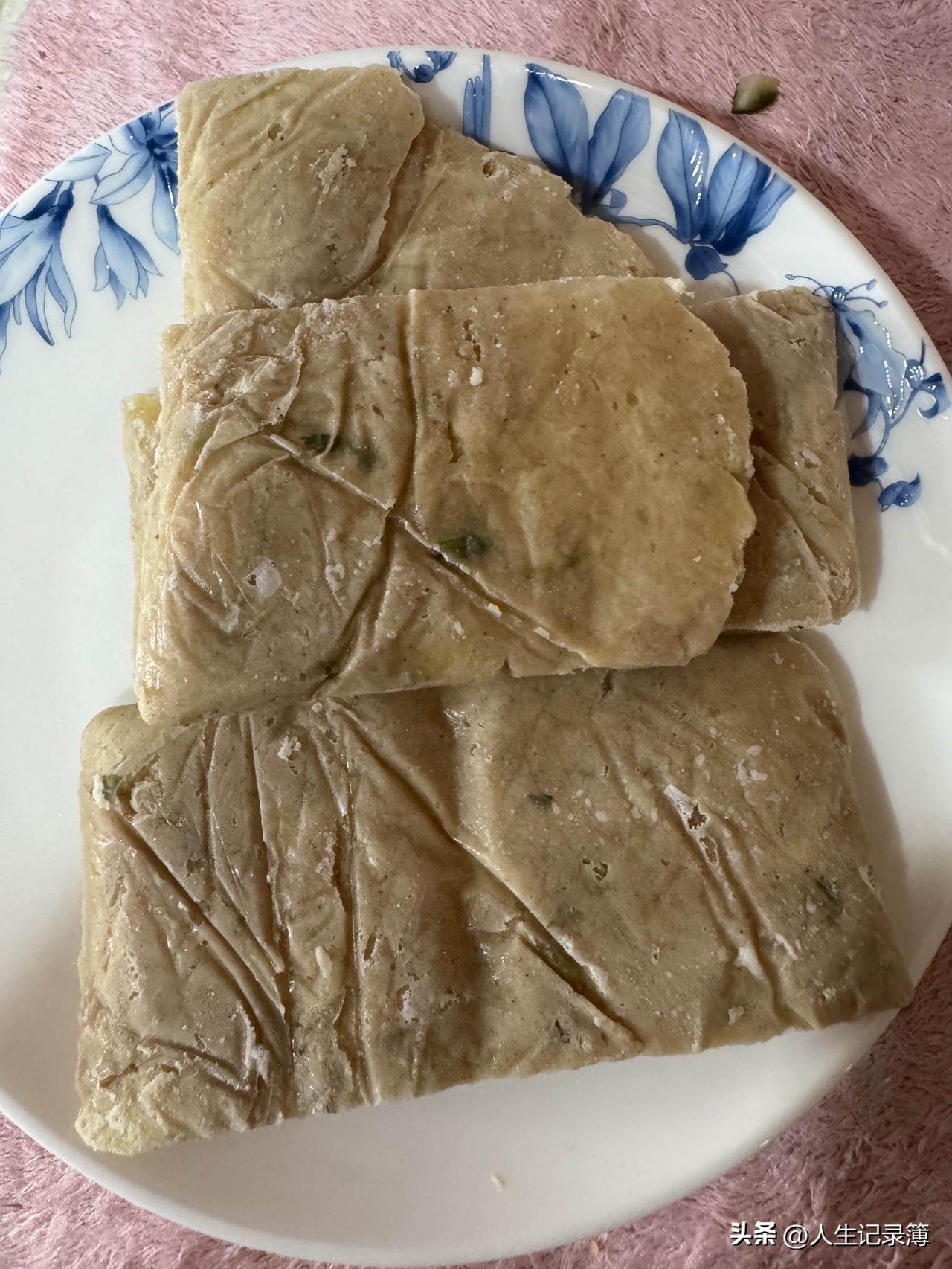 年龄大了，知道怎么做喜欢吃的东西了。
简单，省力气，做一次能吃几天。
买来的鸡肉