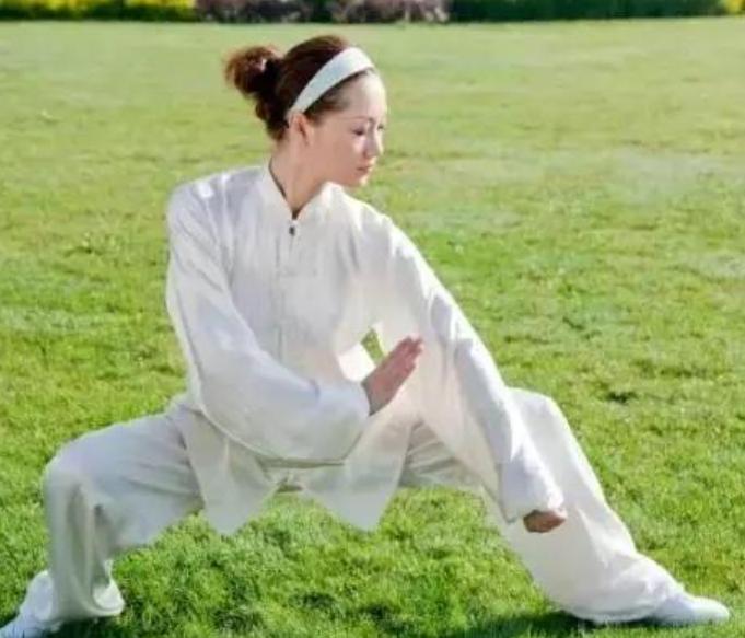 太极拳锻炼每周几天一练比较好？





不少人练拳都容易忽冷忽热，兴致上来就多