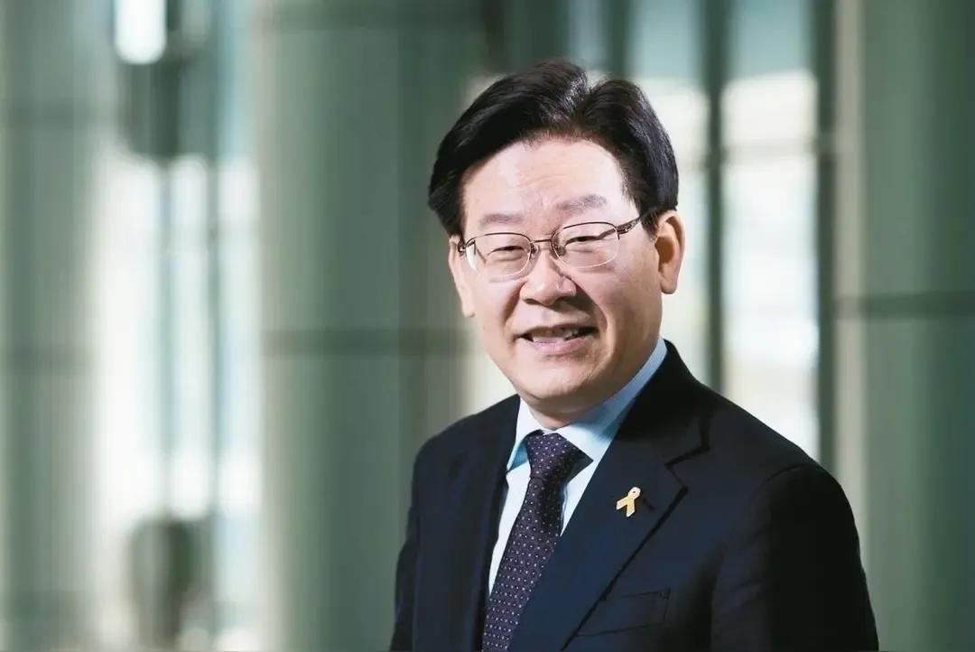韩国以订单排满为理由，拒绝为美国建造两艘战舰。有人说韩国胆肥了，连美国都敢拒绝。