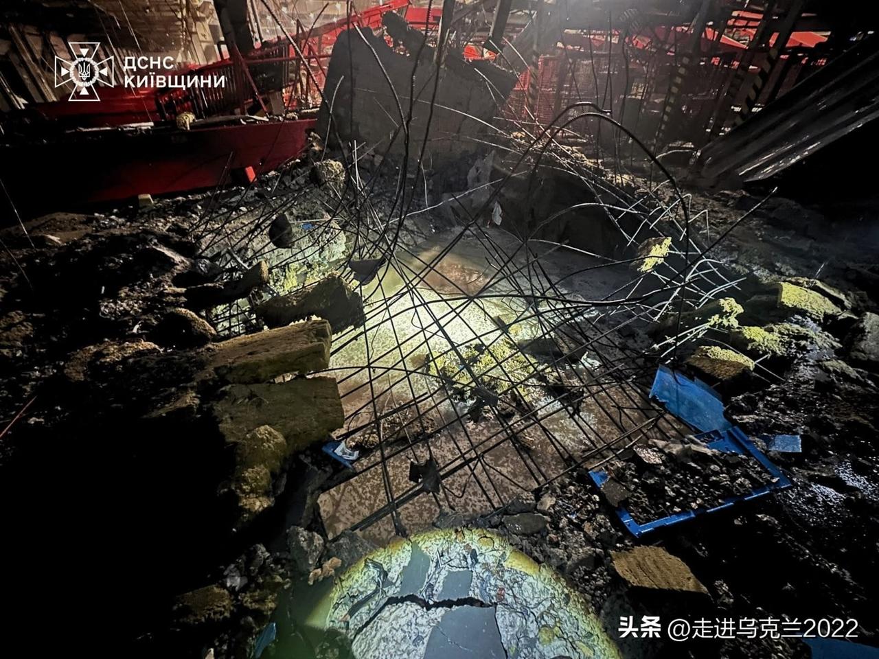 俄罗斯发射数百架无人机与多型导弹：乌克兰如何拦截空袭


6月15日凌晨，俄军对
