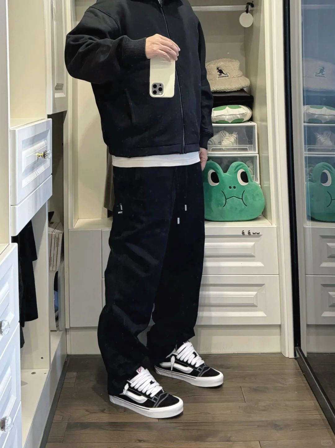 显瘦黑色系｜羊羔绒穿搭