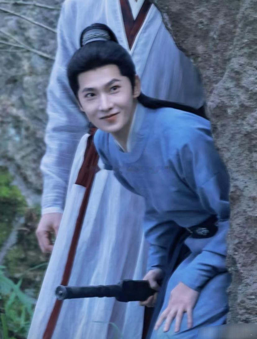 杨洋为什么每次路透都很帅 ，但是每次剧都火不起来啊