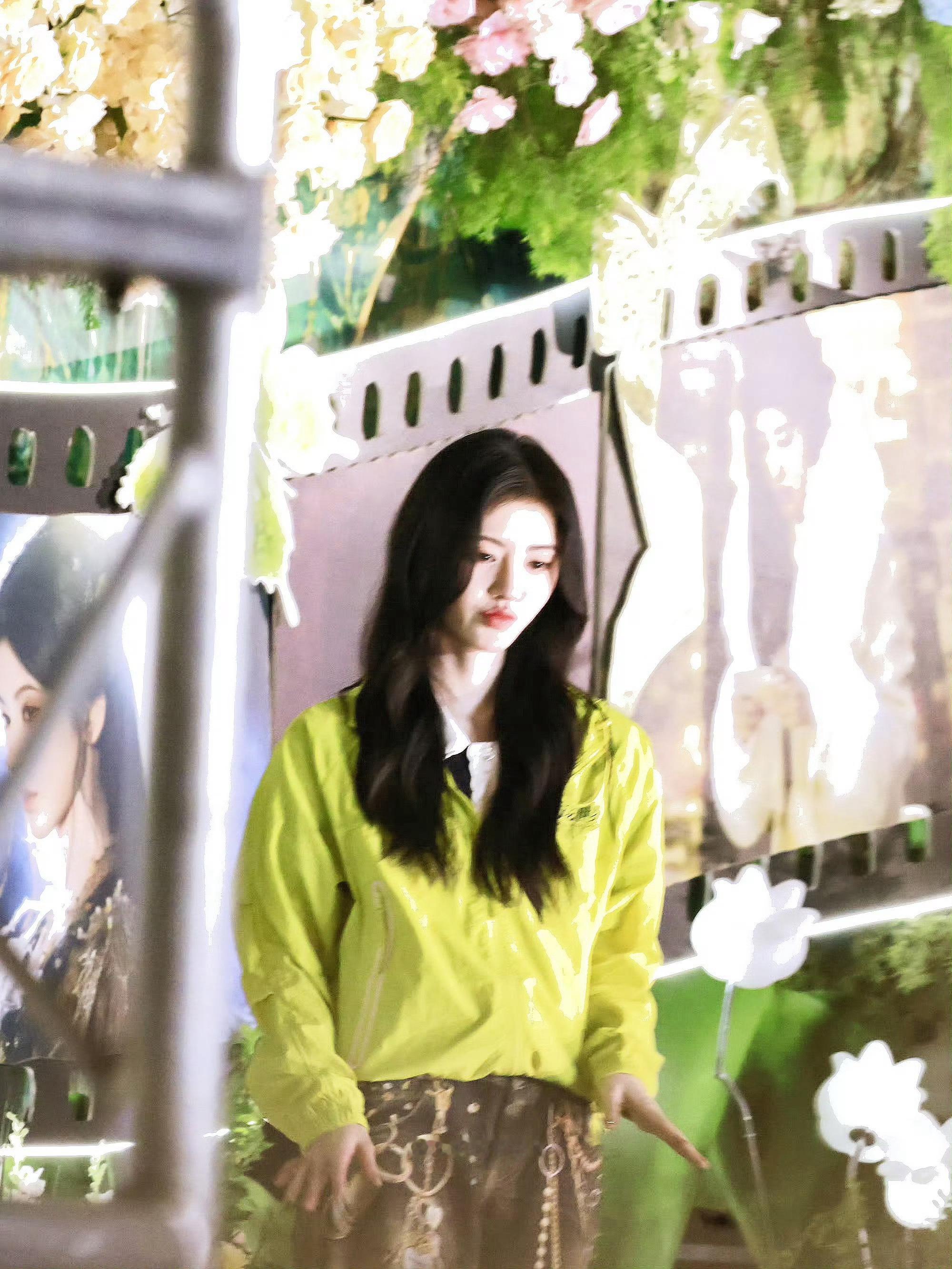 🍊鞠婧祎💙鞠婧祎完全不给代拍好脸色 你和幸福的事很搭ฅʕ ˃̶Ⱉ˂̶ ⠕ʔฅ