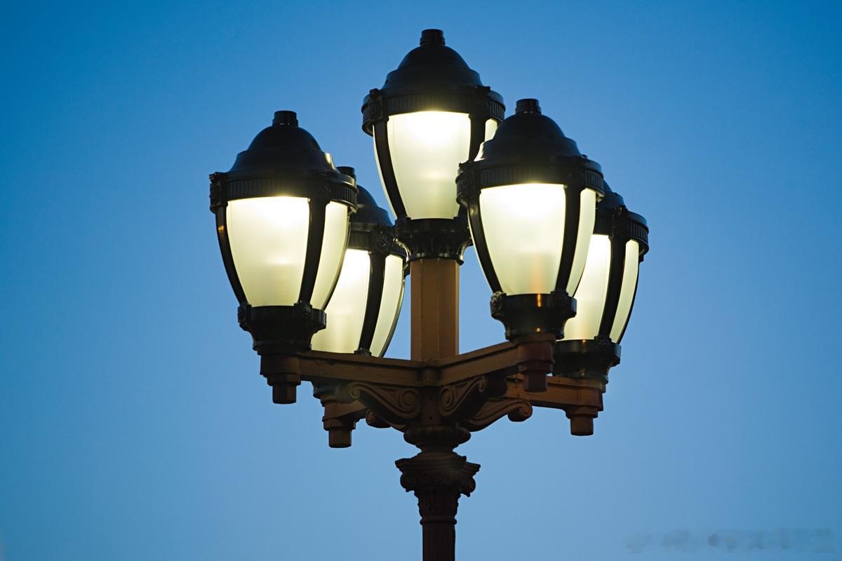 投资是一门“生意”。人力投入是成本，投资决策是产出。只有“标准化”，才能将尽调保