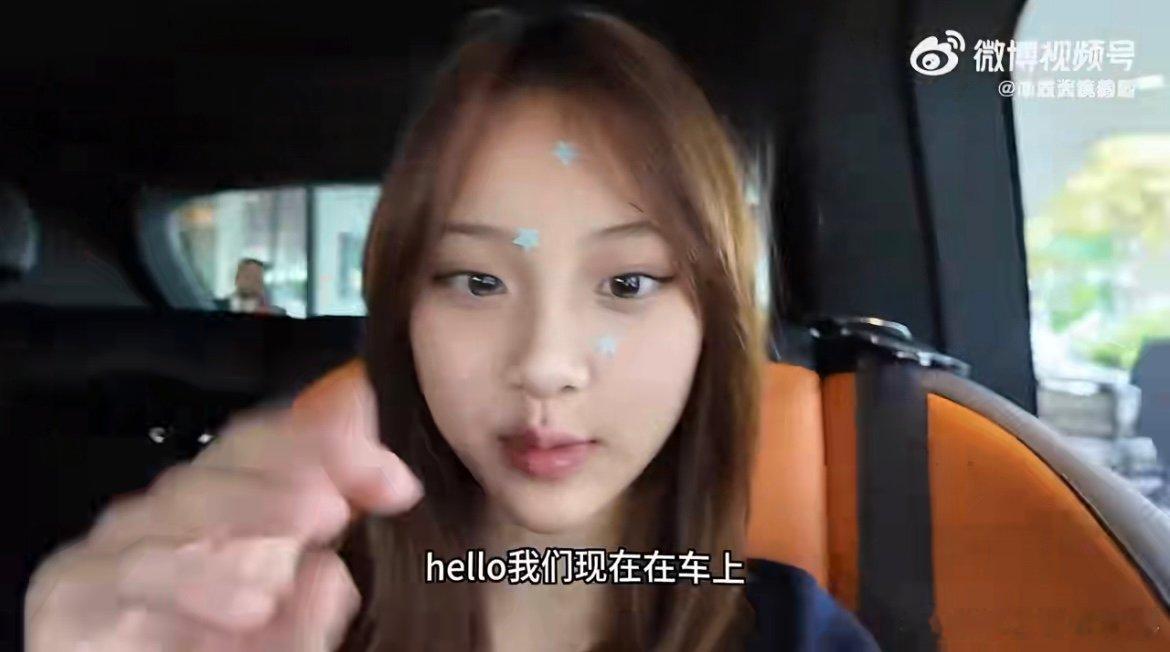 贾乃亮发博为甜馨庆生贾乃亮大宝贝馨儿生日快乐 父爱满满！贾乃亮准时为甜馨庆生，字