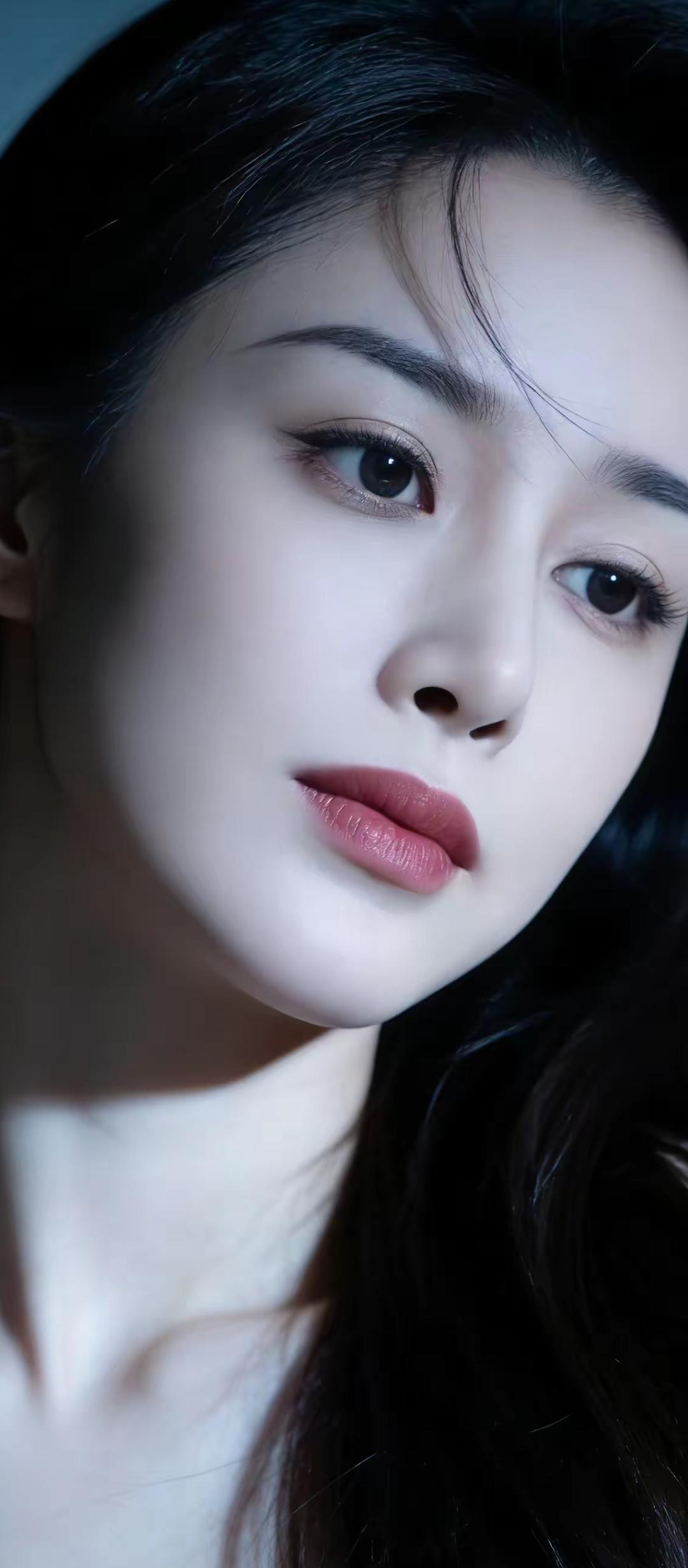 月华如练，美人如画。