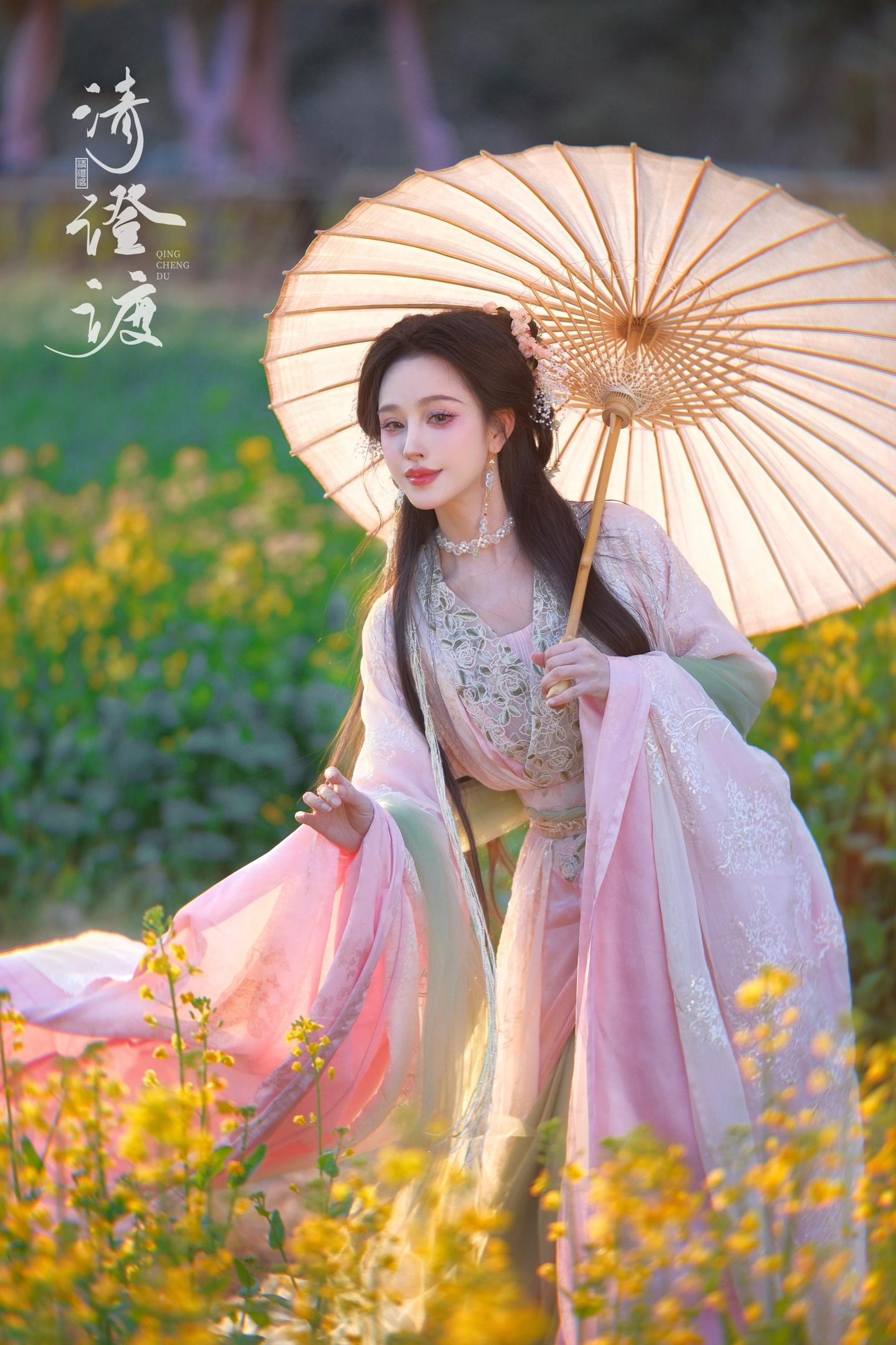 春暖花开奔你而来 国风合伙人 这绝美的宿命感 在她手中万物皆可国风 抓...