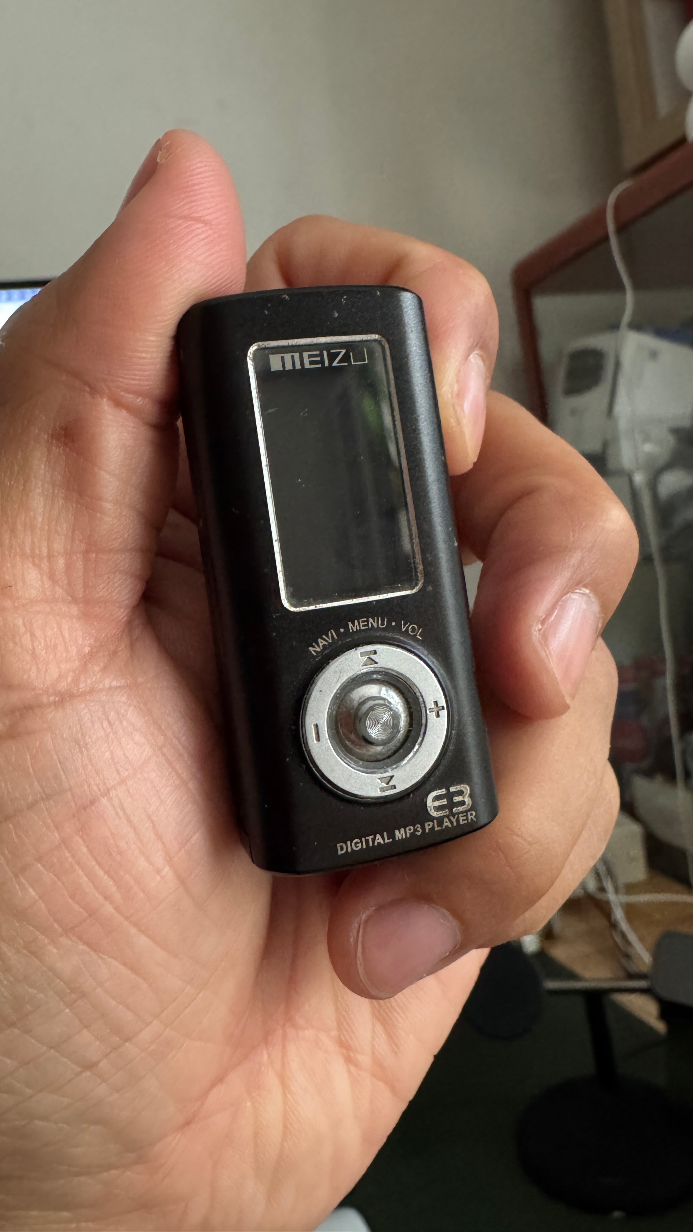 魅族公告魅族将暂停手机新品硬件自研 魅族将暂停国内手机新产品自研硬件项目，其实就