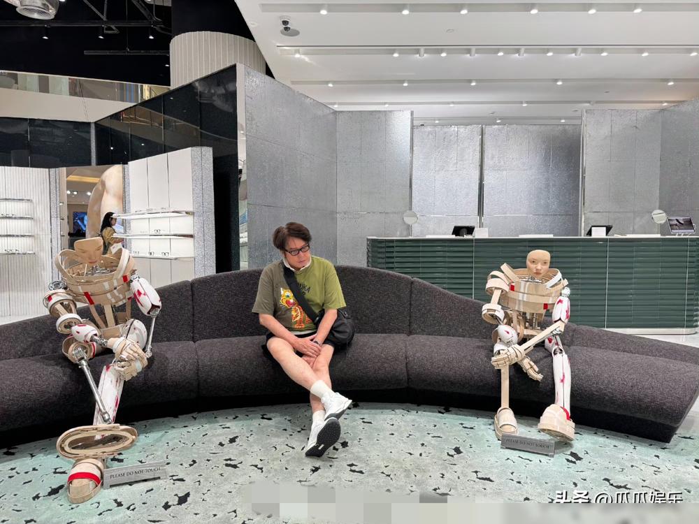 刷到谭咏麟泰国度假？那都是演给你看的。去年惠州场，他开演前几小时才取消，几万人机