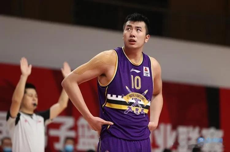 不是伤病的话！你才是易建联的接班人！邹雨宸不容易，曾经也是天赋满满的未来答案，结