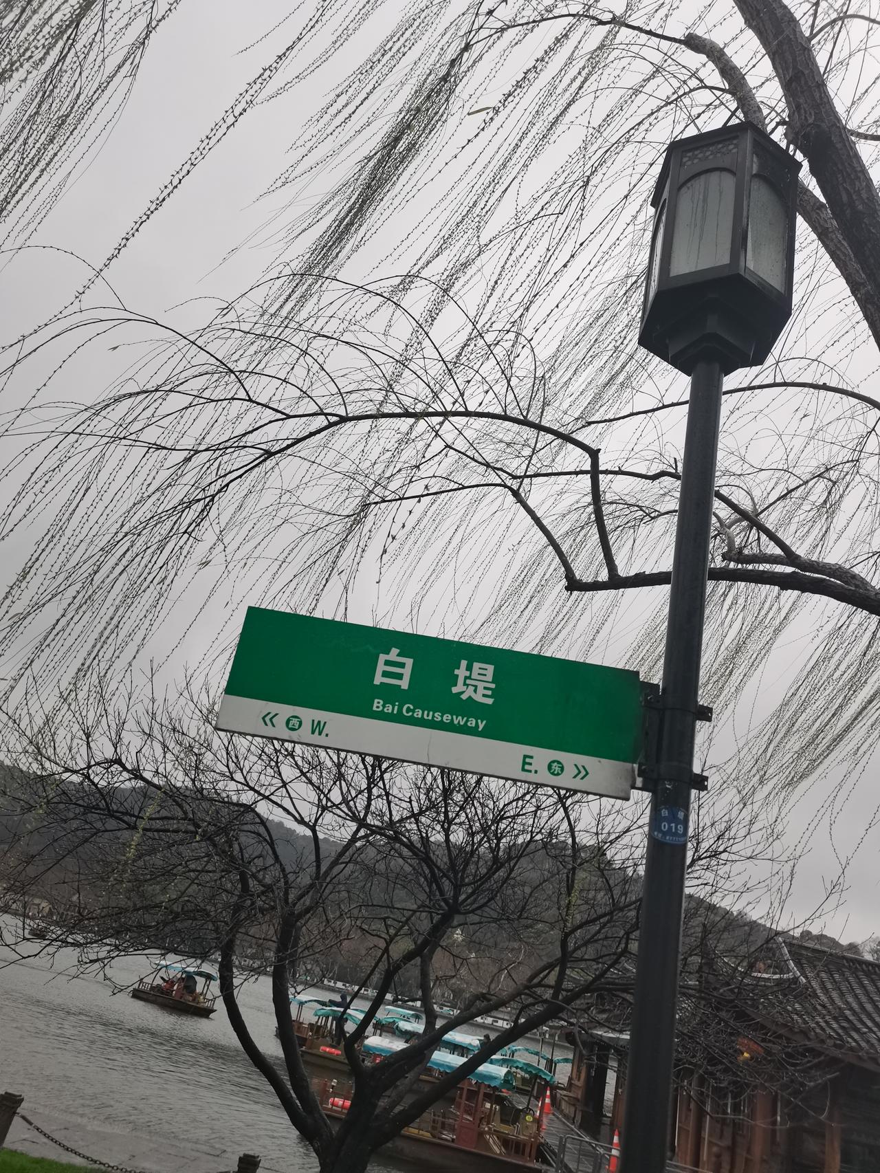 最近听闻油价又涨了，朋友们，油价上涨对你们的生活工作有影响吗？石油，黄金，美金，