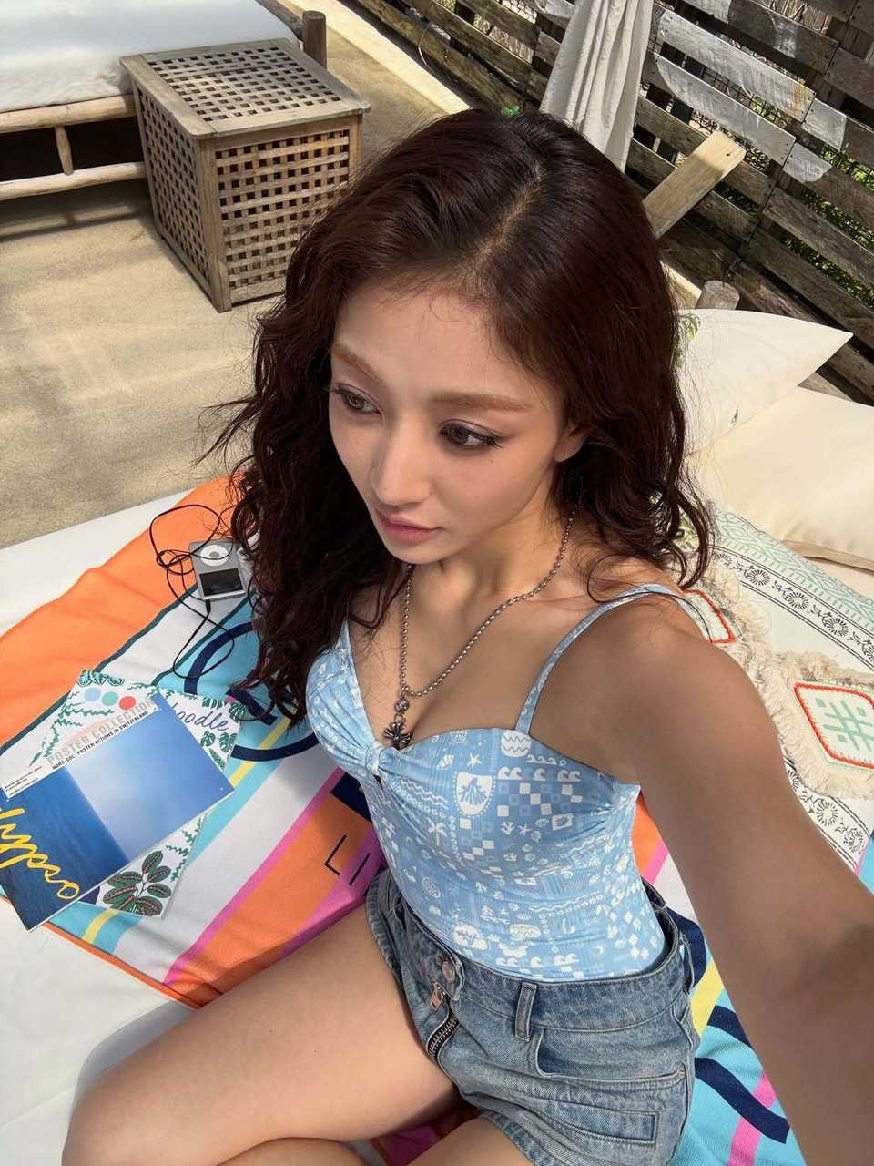 投稿【朴志效】夏日沙滩审美积累🏖️🥂🐚 