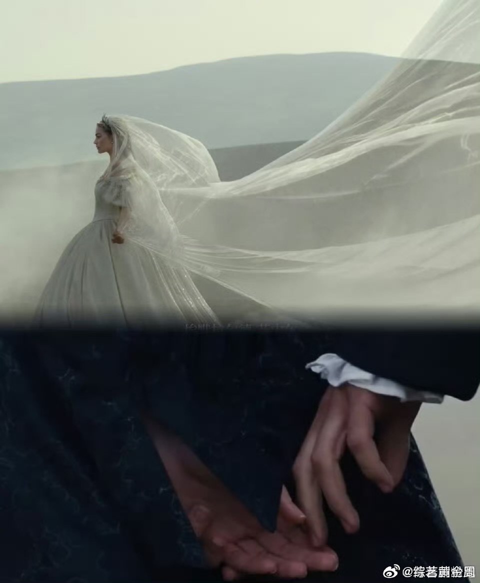 呼啸山庄爆改情欲农场看完新版呼啸山庄，只想说导演太敢！唯美悲情掺着大尺度，情欲农