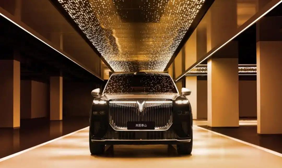 全新旗舰SUV助推品牌向上 岚图泰山正式上市

11月18日，岚图汽车旗下大六座