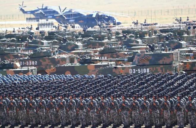 为什么中国要拼了命地发展军事？因为怕，中国人太害怕了！怕自己还像80年前那样贫穷