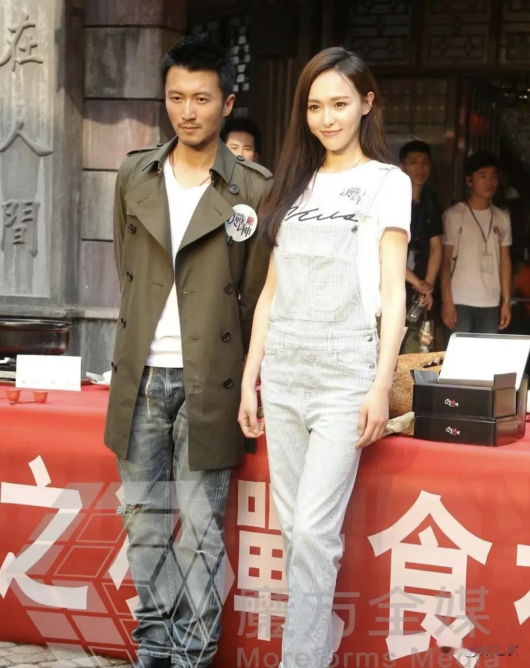 有网友打趣谢霆锋和他儿子，说谢霆锋儿子看着可比谢霆锋靠谱多了，于是有谢霆锋的粉丝