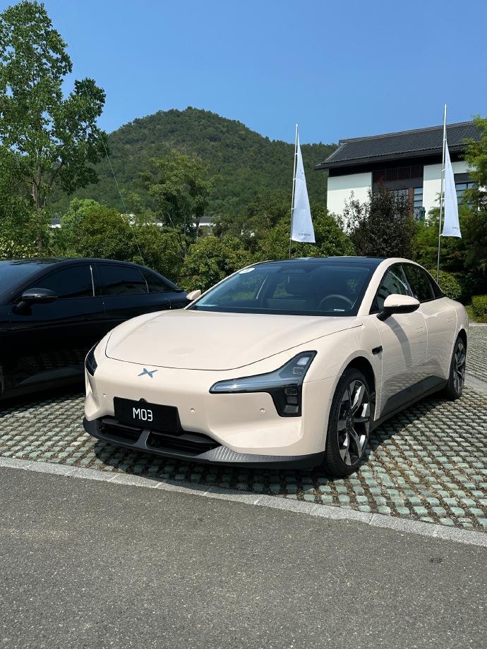 小鹏MONA据说价格很香，首次将智驾卷到20万内价位。

目前发布会定档8月27