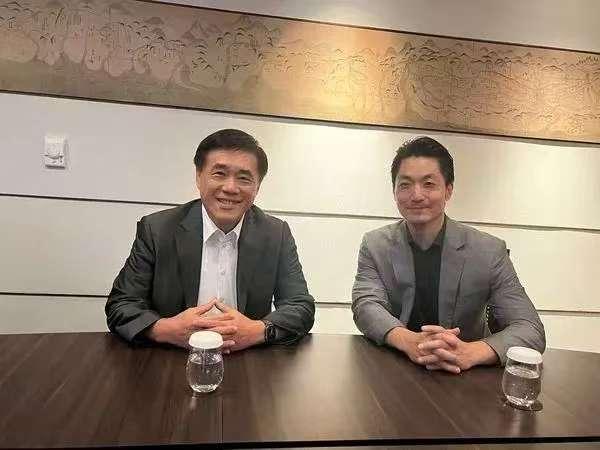 蒋万安终于表态，力挺郝龙斌担任国民党主席。
 
说白了，怪不得前段时间蒋万安没有