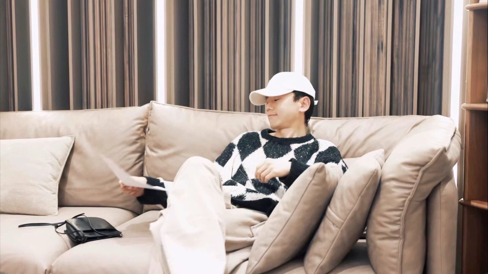 张杰经常就这张呼噜一下脸 