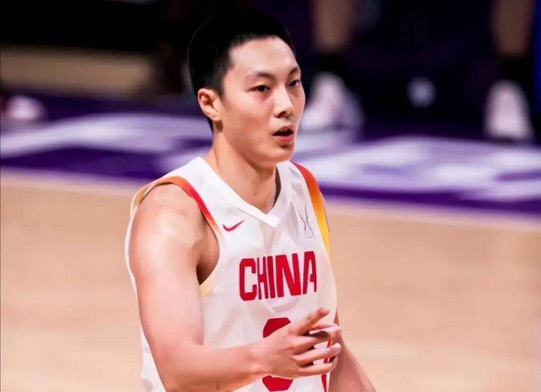 状态起伏成难题，胡明轩急需摆脱神经刀标签
 
胡明轩在赛场上的进攻发挥一直起伏不