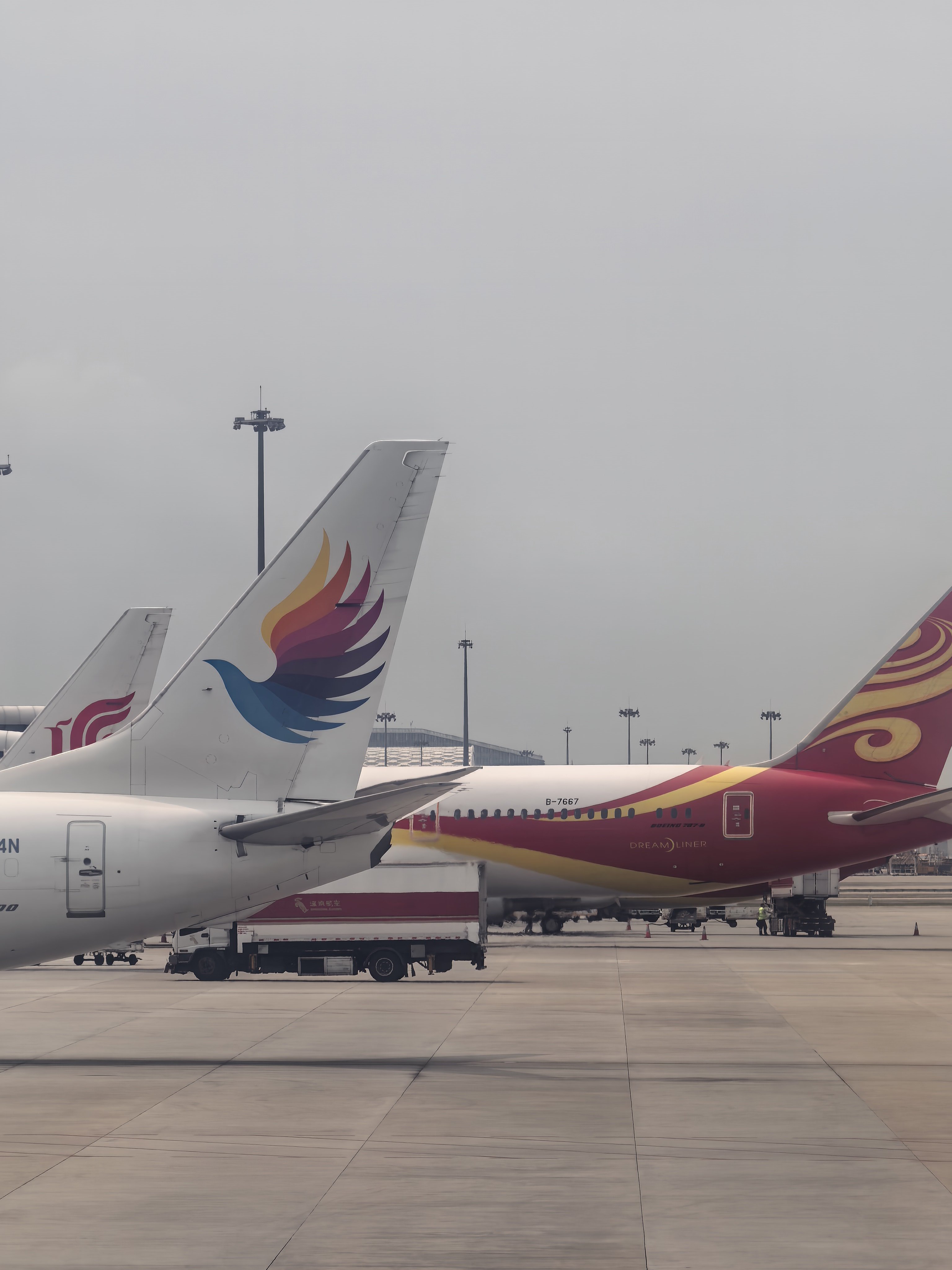 转场成都去看OPPO发布会，这趟航班上看起来最起码四分之一是媒体 深圳·深圳宝安