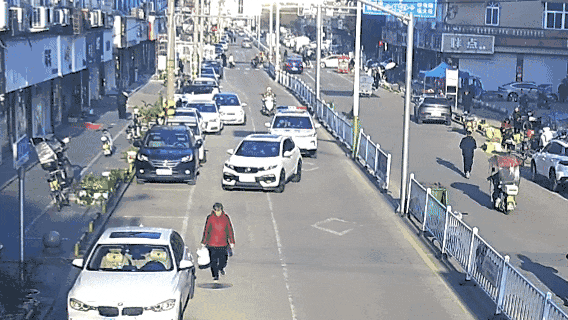 “我给儿子结婚用的！”台州女子取现10万元，说要自驾送钱去湖北给儿子办婚事。民警