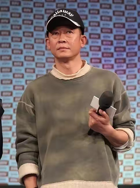 王志文说：“如果你整天不读书，不运动，不节制消费，不反省自律，无兴趣、无爱好、无