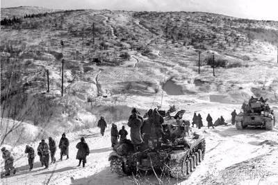 3万美军就敢围歼十万志愿军？再说9千志愿军阻挡了美军十三天，那十万志愿军怎么不早