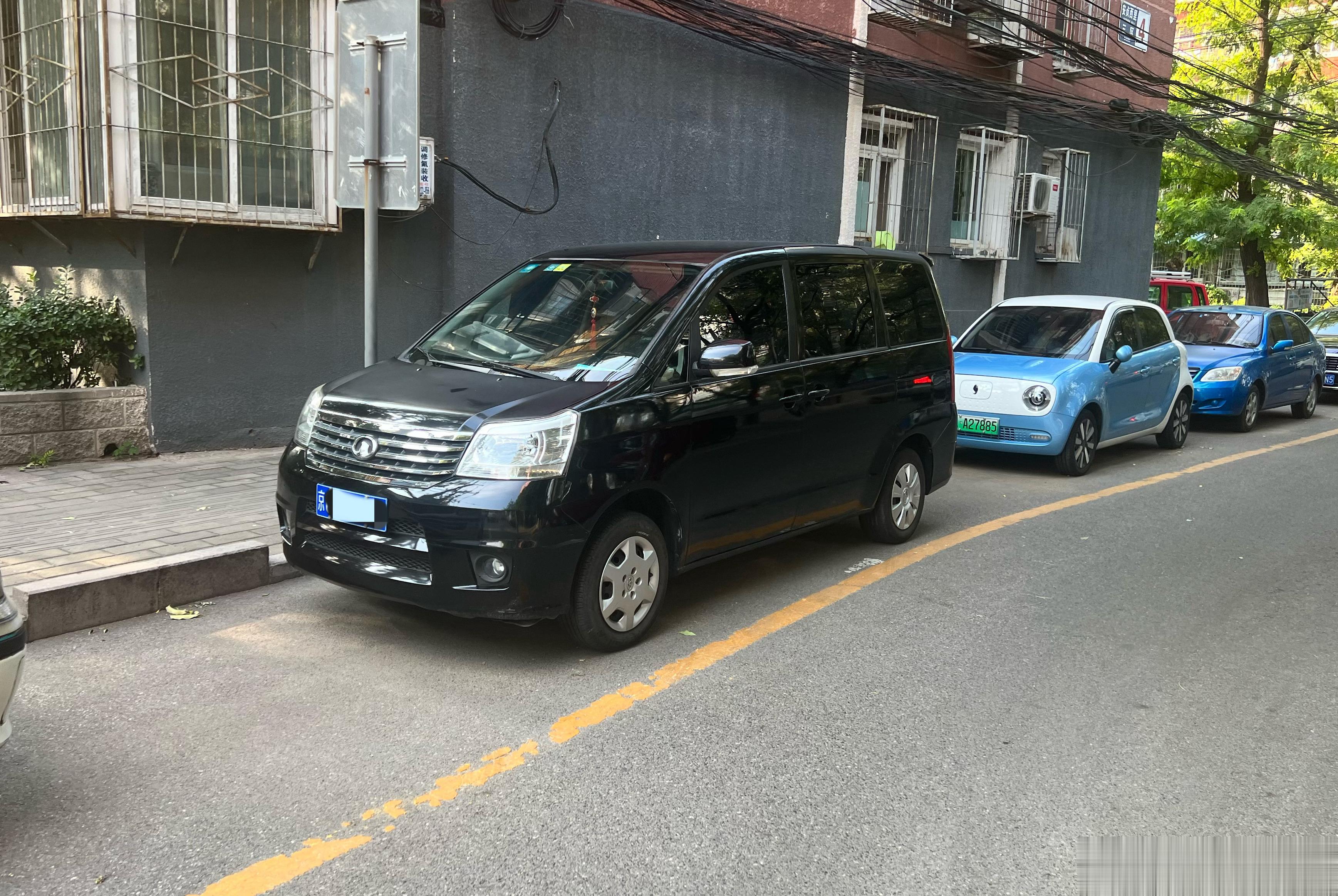 豁，长城V80/嘉誉！不仅车况比较规整，还挂着京牌，车主不容易，相当用心啊……甲