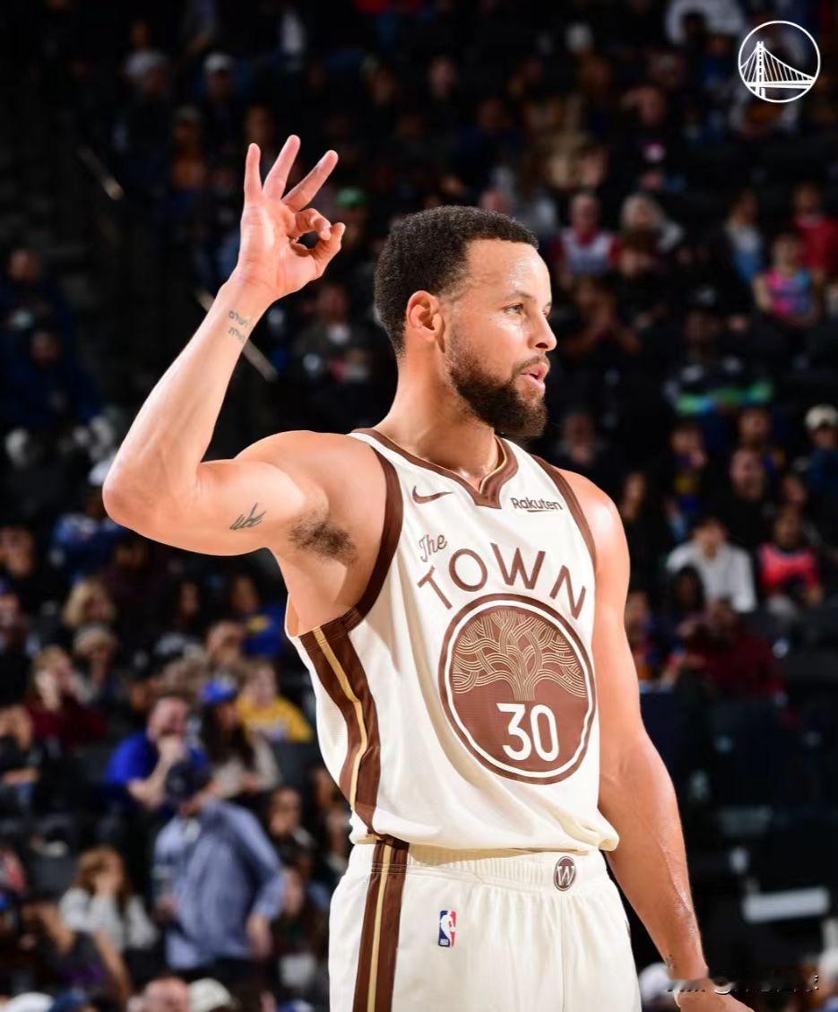 现在看勇士的比赛真的太难受了，经历了王朝看低谷的比赛，进攻超级便秘。打没有哈登的