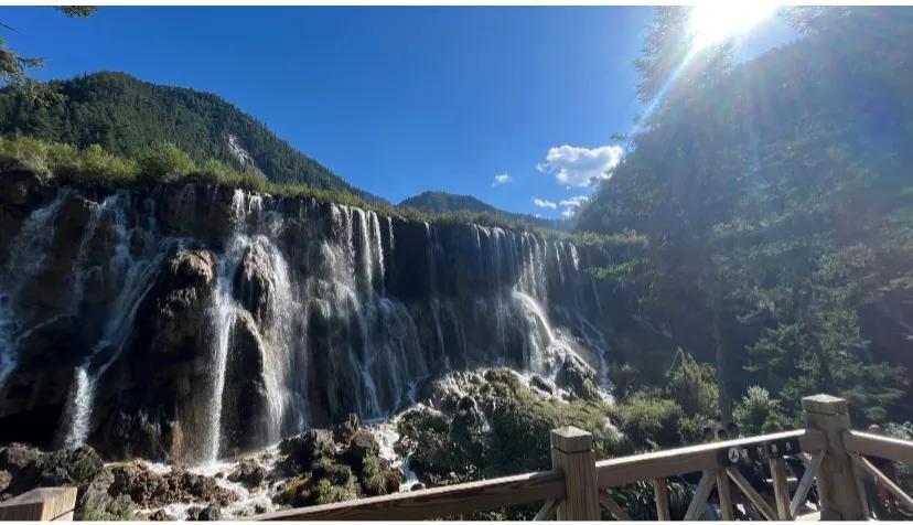 iPhone13转华为P60三天体验。优点:
1、120hz丝滑不少
2、信号肉