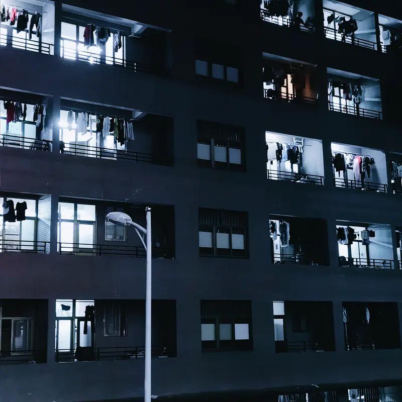 孩子很少回家，你怎么看？
我的孩子上班的地方离家很近，可她每次都选择回比家更远的