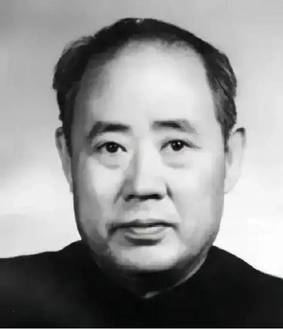 新中国成立后，傅作义当了首任水利部长。但没过多久，周总理就发现一个怪现象：水利部
