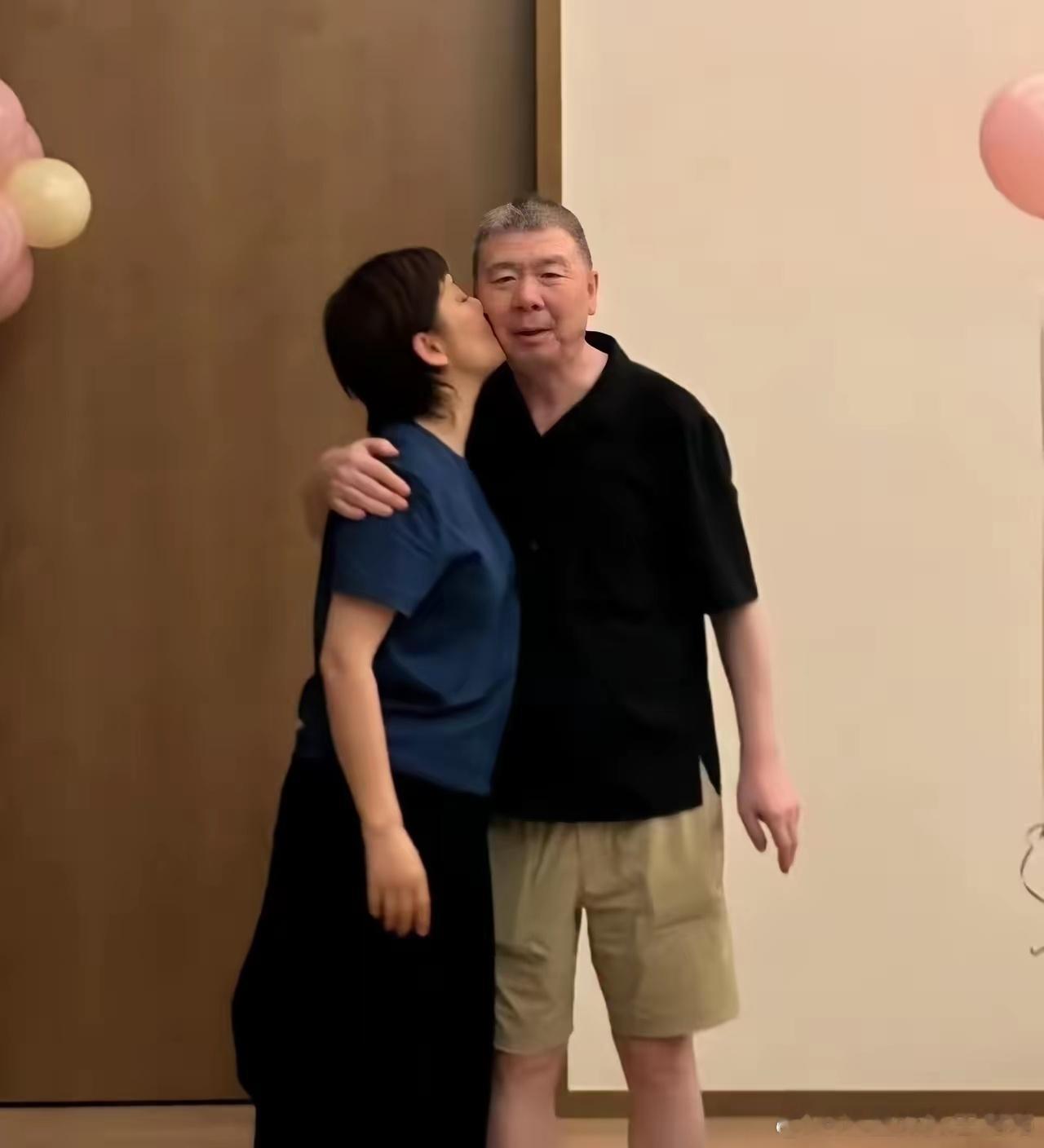 徐帆，真的没想到！8月18日，徐帆冯小刚的女儿徐朵在社交平台高调发文。不过，徐朵