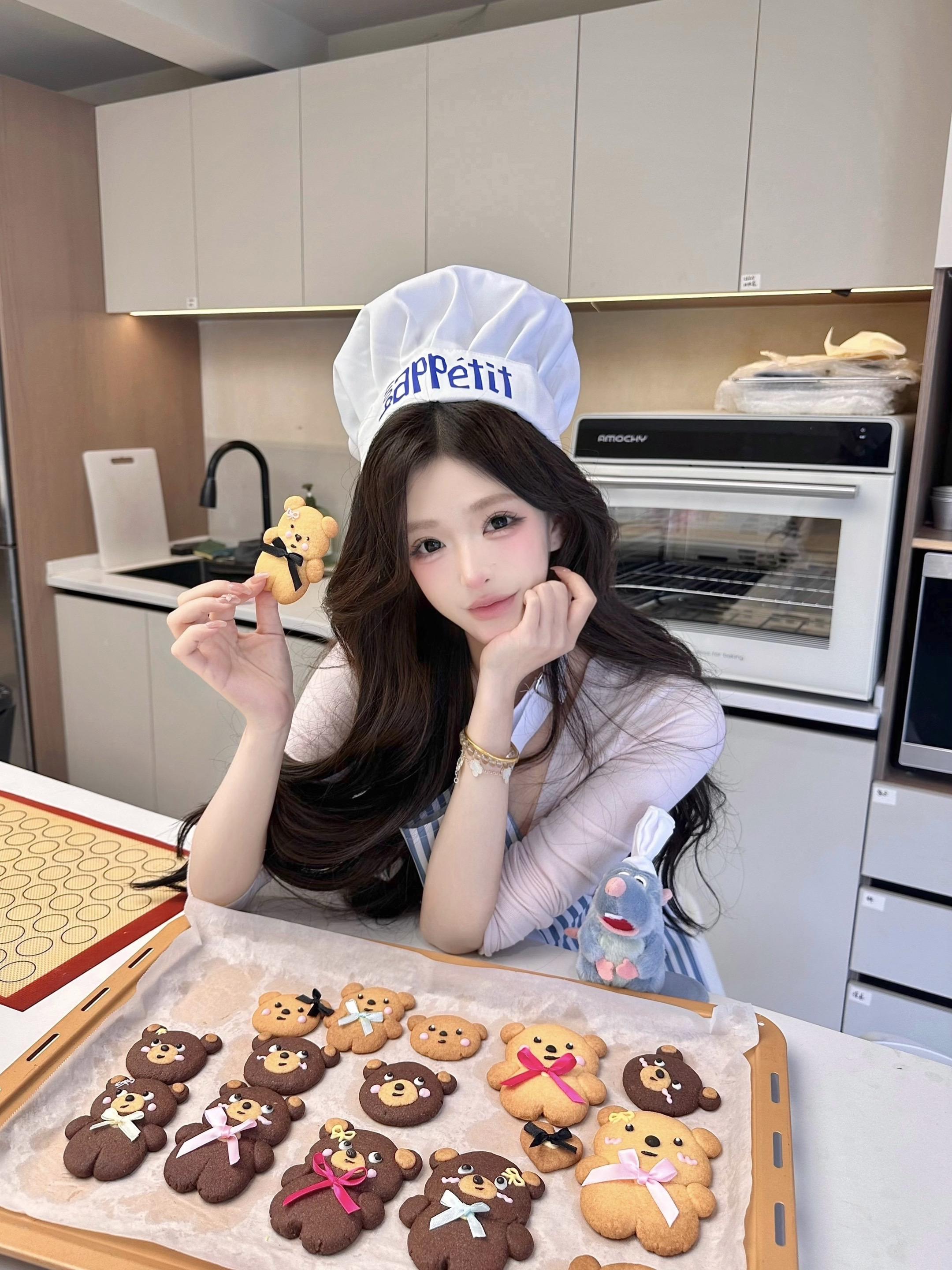 宝宝要不要吃我做的小熊饼干🍪。