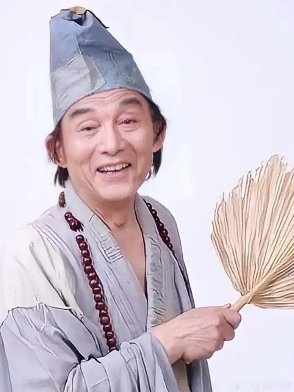 游本昌去世游本昌先生演活济公，用七十余年坚守艺术。晚年仍不忘向党组织靠拢，这份赤