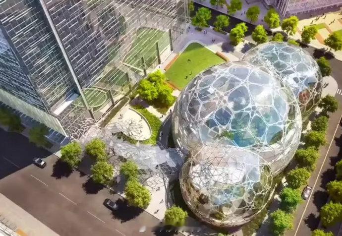 【亚马逊大幅裁员】亚马逊新一轮裁员涉及1.4万人 10月30日，亚马逊正在对其视