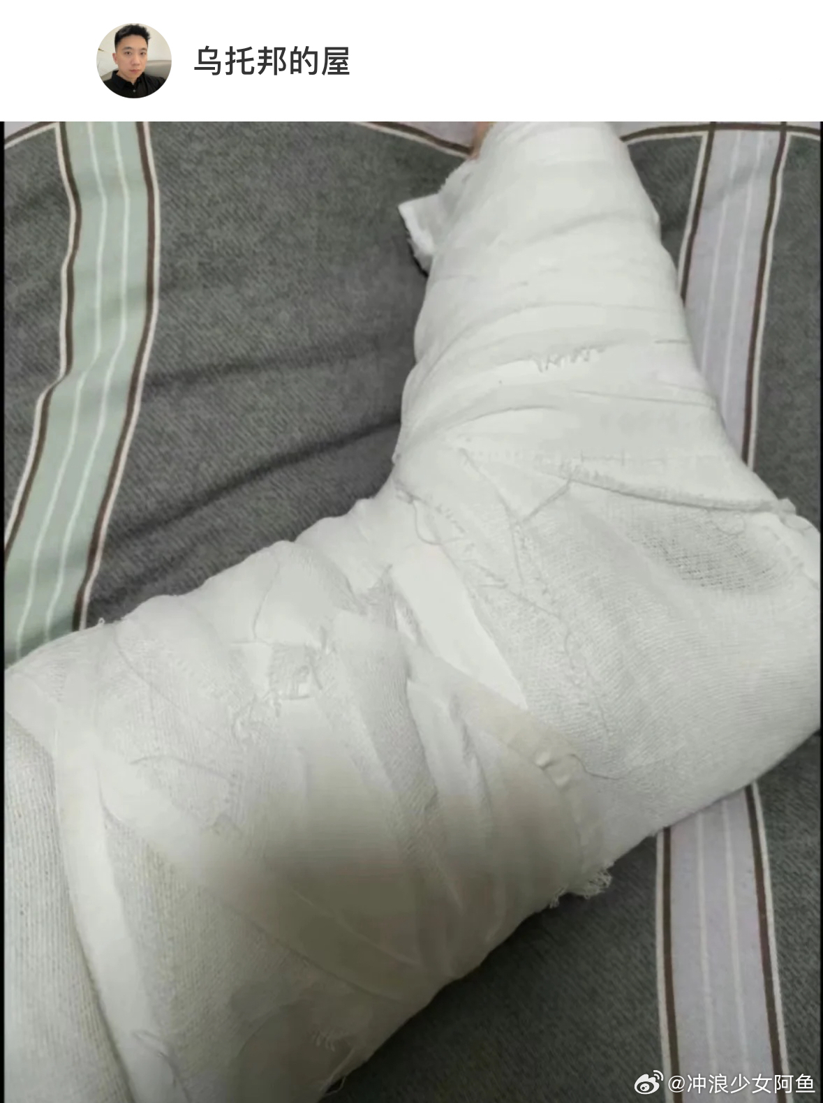 一脚踢雪人踢到消防栓了[doge] ​​​