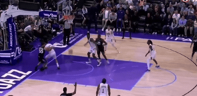 谁看出来哈登这个球是怎么传的？神来之笔[赞]

球领人还带托马斯回旋？这球传的是