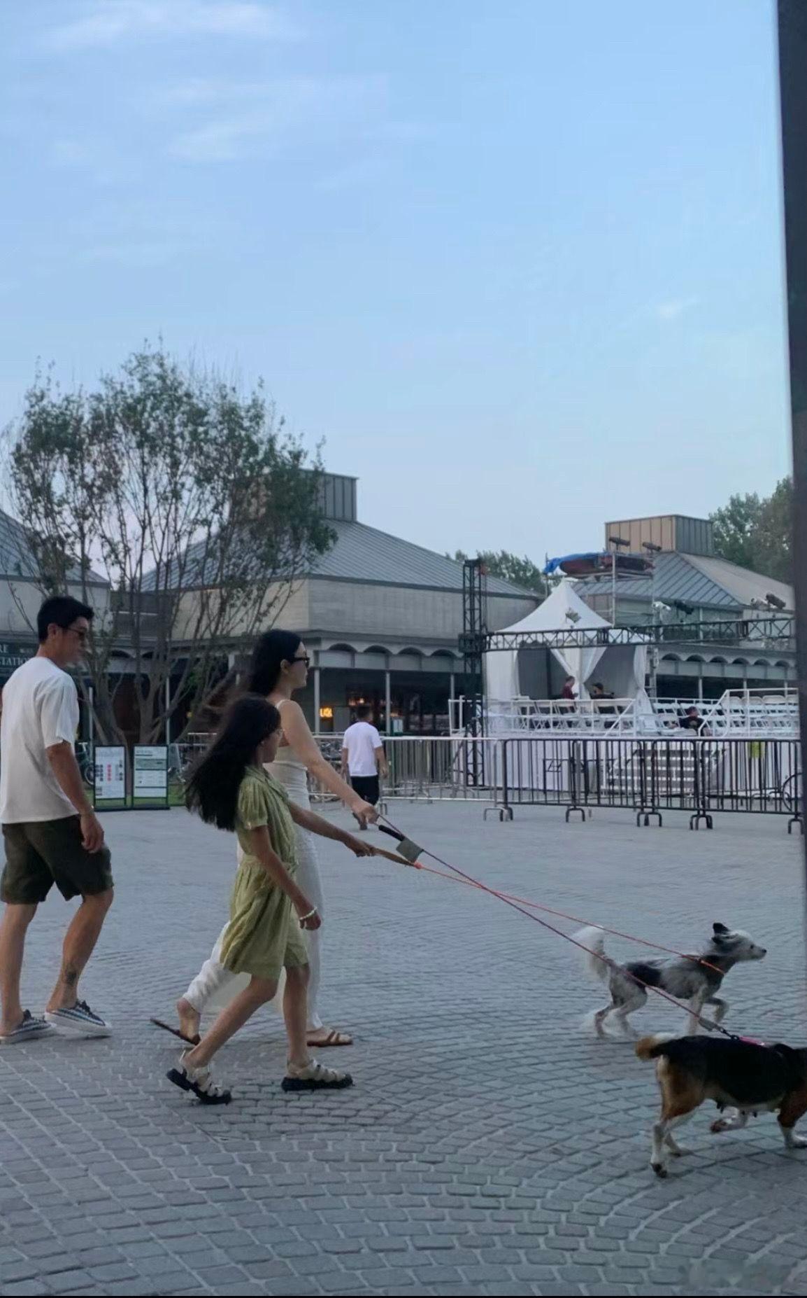 霍思燕一家，这是妹妹哎哟喂？#霍思燕##杜江# ​​​